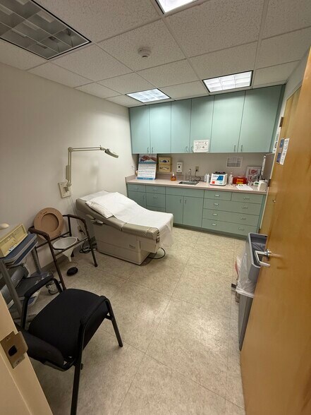 More Photos Of 250 Patchogue Yaphank Rd, East Patchogue Medical For Sale