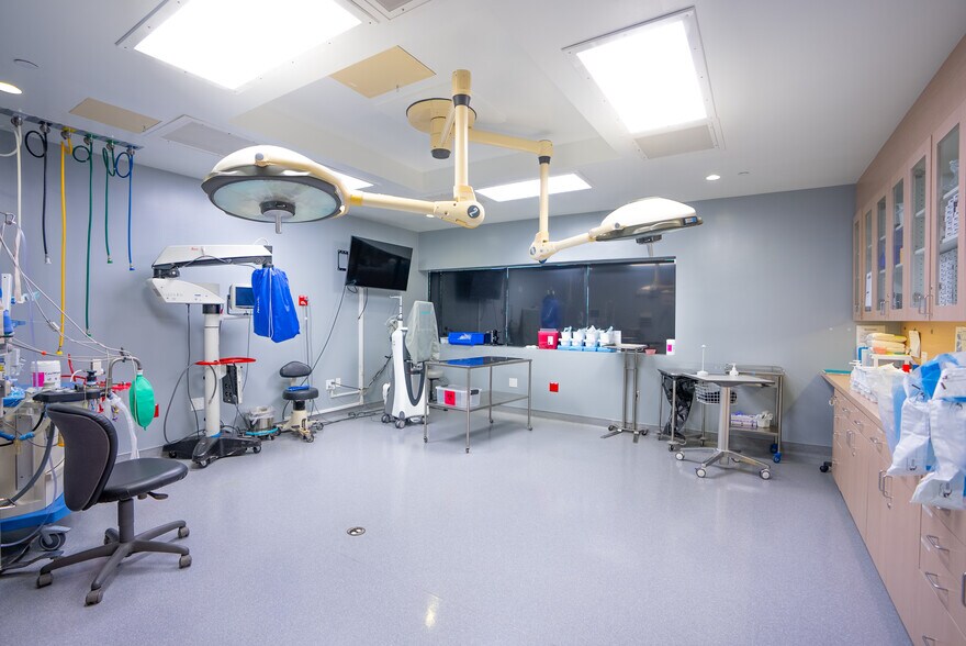 More Photos Of 1403 N Tustin Ave, Santa Ana Medical For Sale