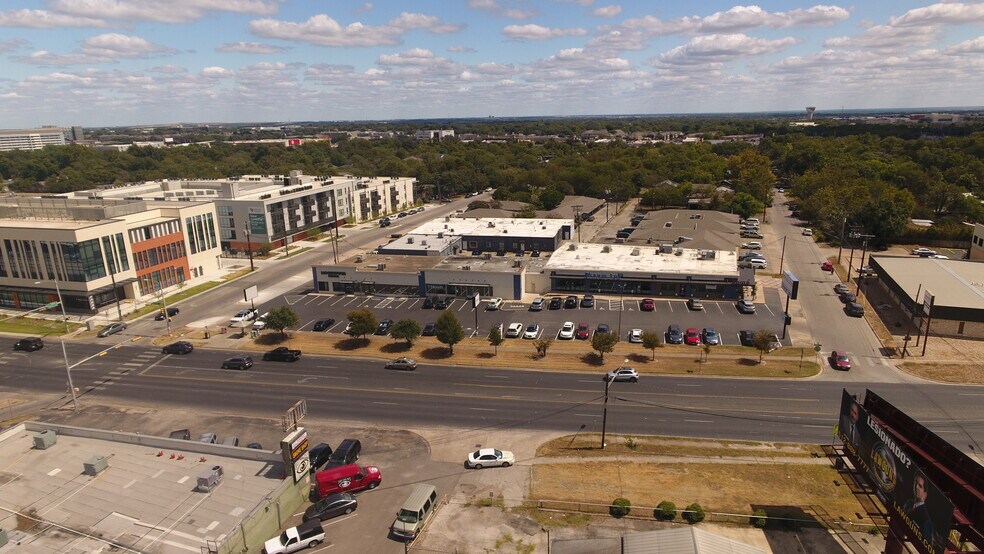 More Photos Of 5301-5307 Airport Blvd, Austin Unknown For Lease