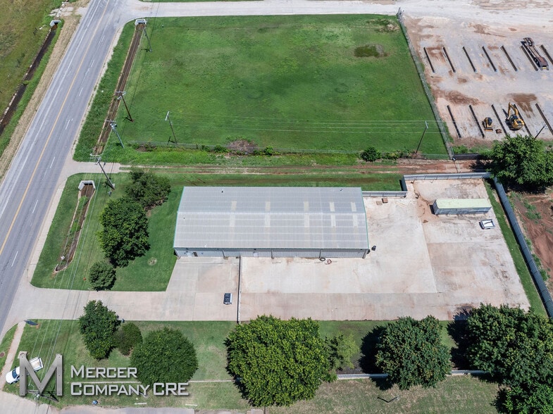 More Photos Of 10108 NW 10th St, Yukon Warehouse For Sale