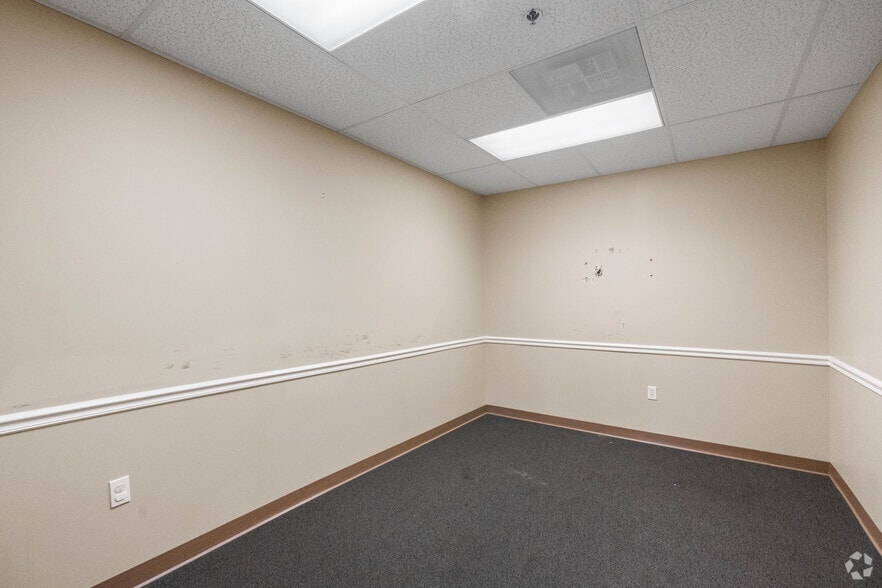 More Photos Of 6196 Oxon Hill Rd, Oxon Hill Medical For Lease
