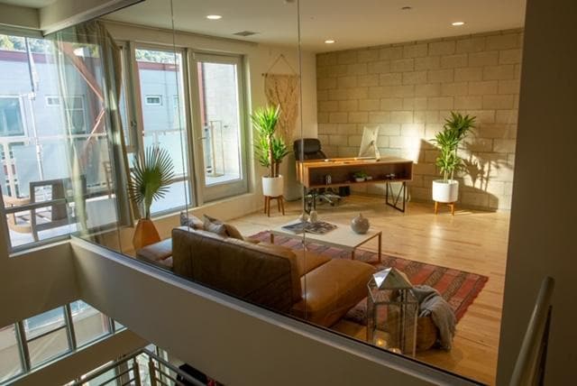 More Photos Of 3450 Cahuenga Blvd W, Los Angeles Office Residential For Lease