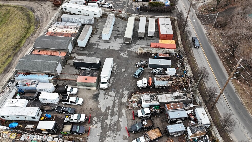 More Photos Of 168 Townline Rd, Kings Park Industrial For Lease