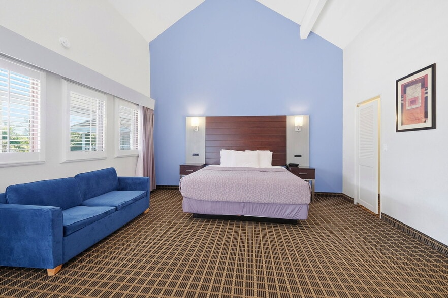 More Photos Of 600 Riverside Ave, Santa Cruz Hotel For Sale