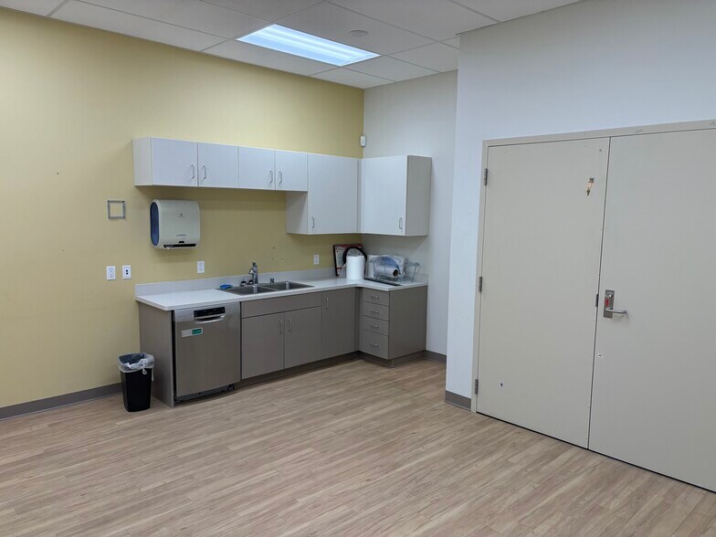 More Photos Of 5115 W Brinkley Rd, Kennewick Warehouse For Lease