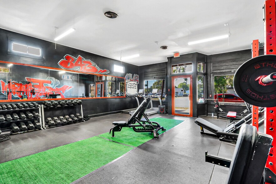 More Photos Of 307 Main Street, Ridgeland Flex For Sale