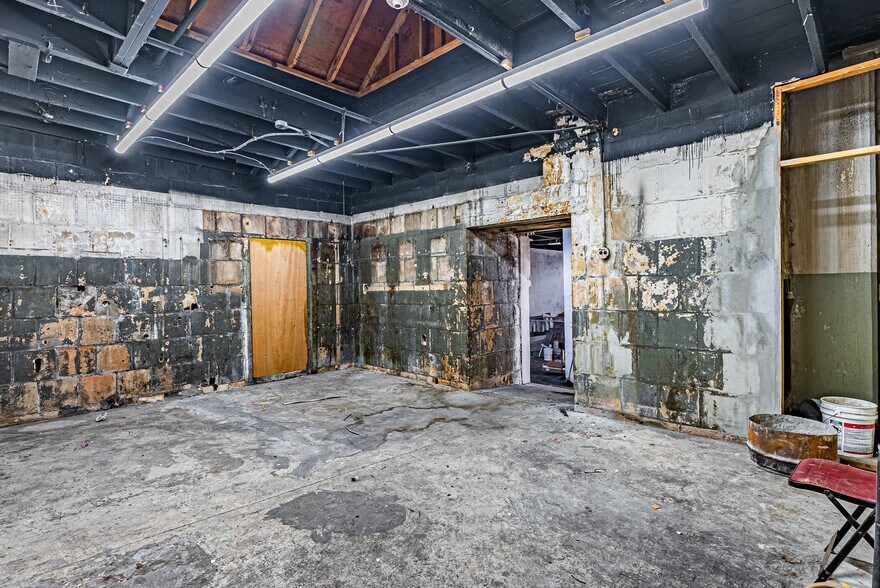 More Photos Of 161 Abington Ave, Newark Warehouse For Sale