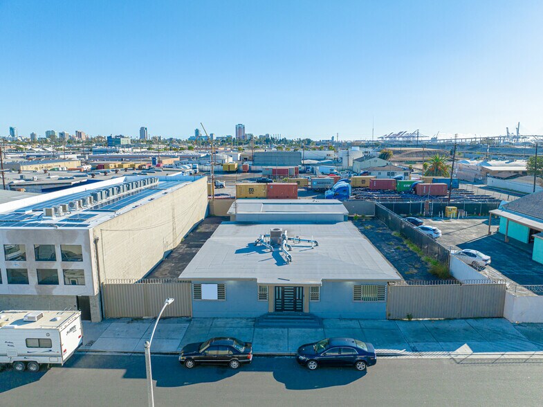 Primary Photo Of 820 W Esther St, Long Beach Distribution For Sale