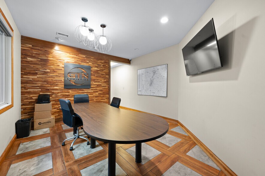More Photos Of 9155 Governors Way, Cincinnati Medical For Sale