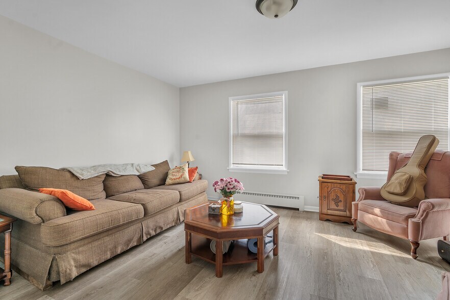More Photos Of 182 W North St, Crown Point Apartments For Sale