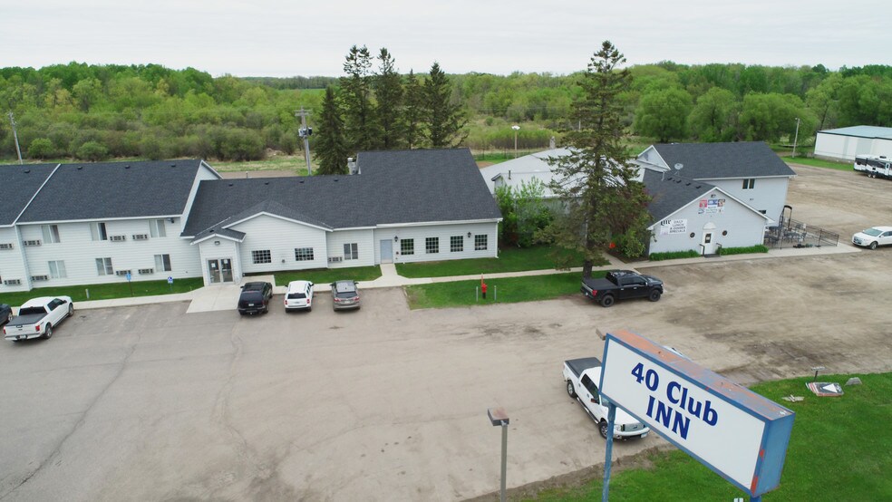 Primary Photo Of 960 2nd St NW, Aitkin Hotel For Sale