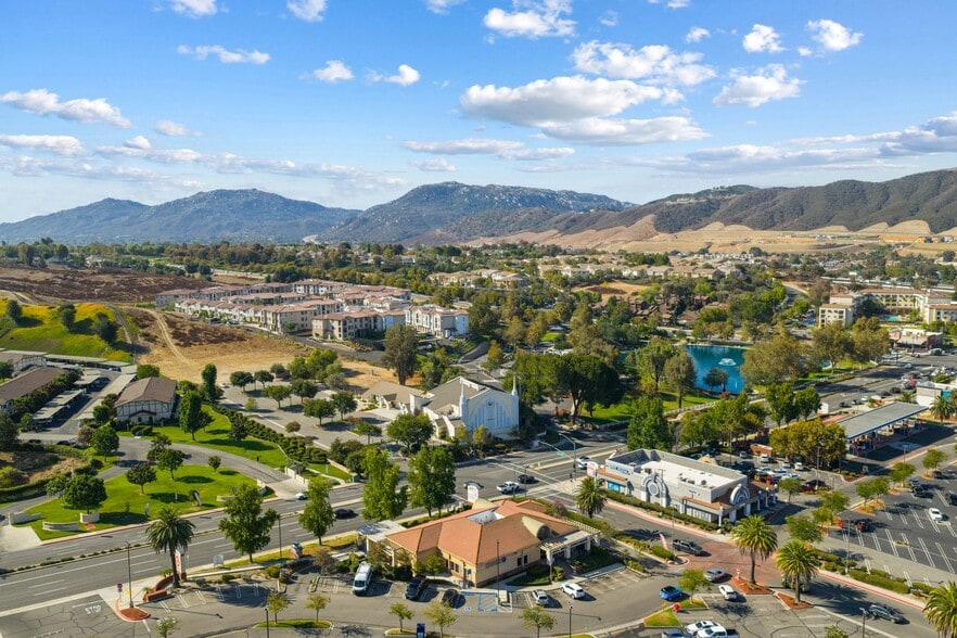More Photos Of 27520 Ynez Rd, Temecula General Retail For Sale