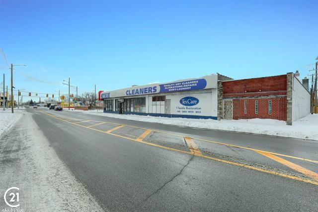 More Photos Of 2854 E 7 Mile Rd, Detroit Freestanding For Sale