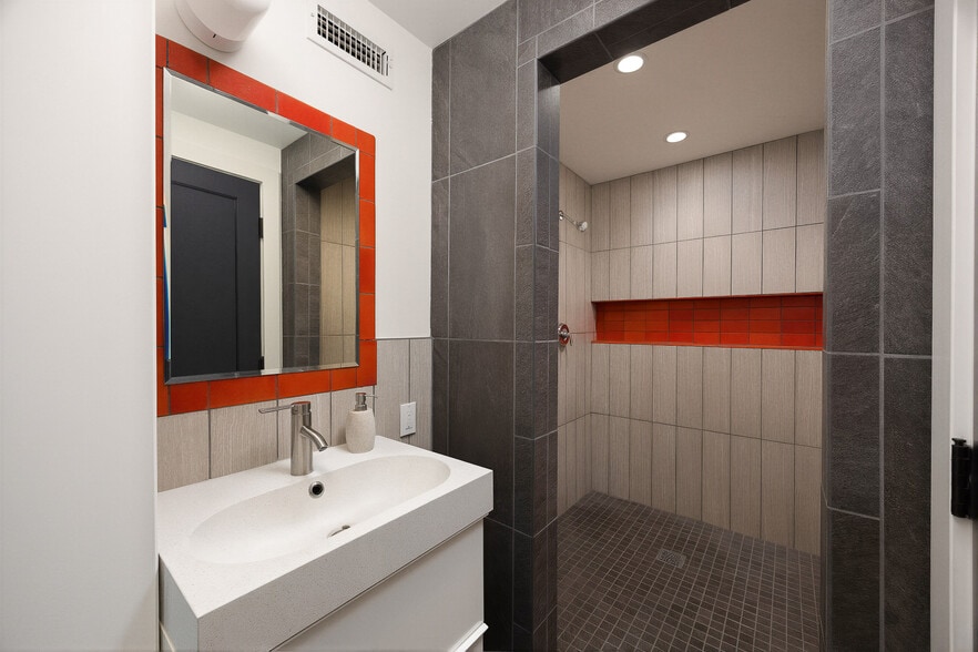 More Photos Of 1913-1915 Hyperion Ave, Los Angeles Loft Creative Space For Sale