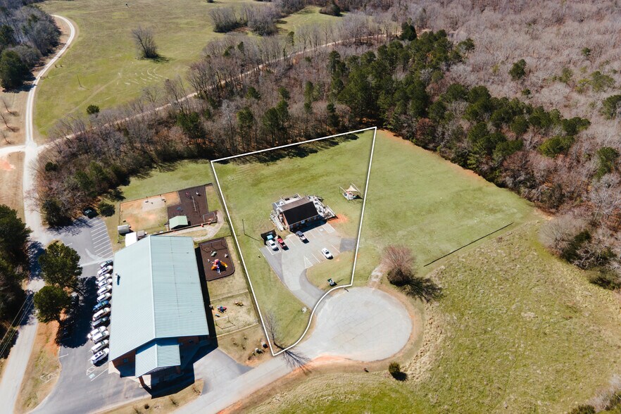 More Photos Of 9 Callaway Dr, Crawford Restaurant For Sale