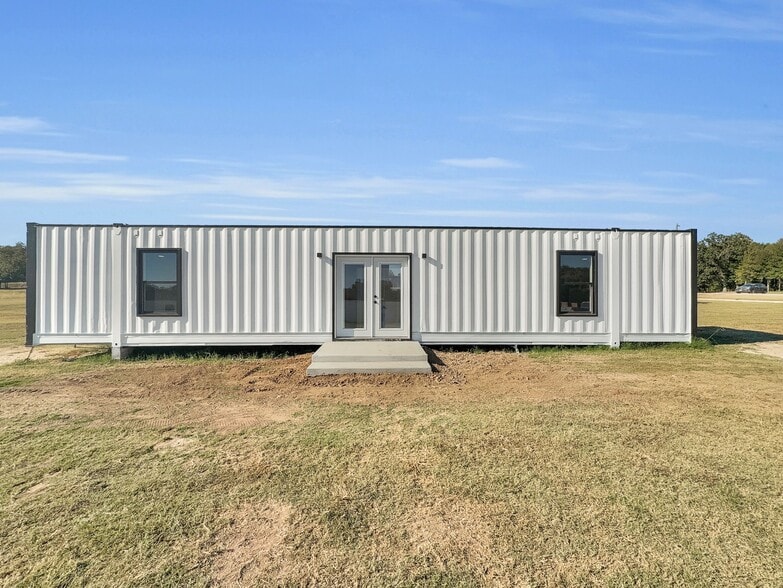 More Photos Of 14485 County Road 156, Bluff Dale Multifamily For Sale
