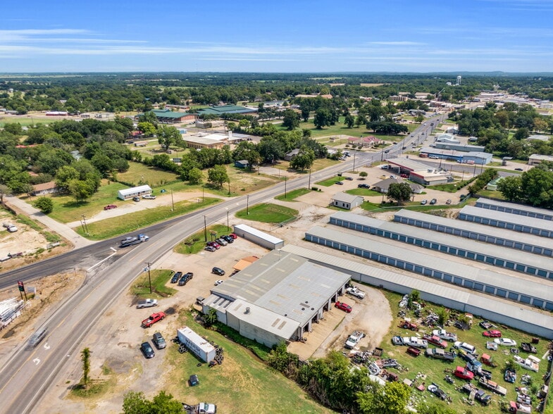 More Photos Of 475 W Commerce St, Fairfield Auto Salvage Facility For Sale