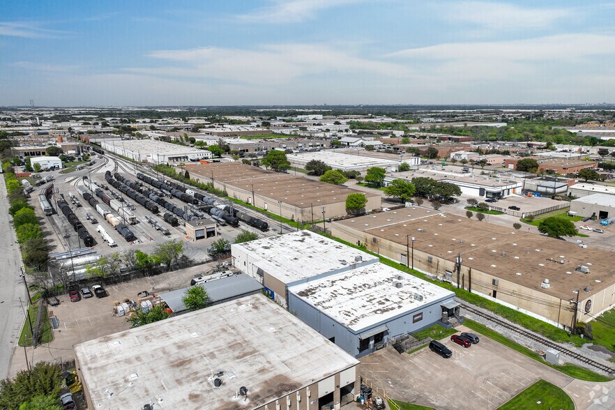 More Photos Of 3221 E Randol Mill Rd, Arlington Manufacturing For Lease