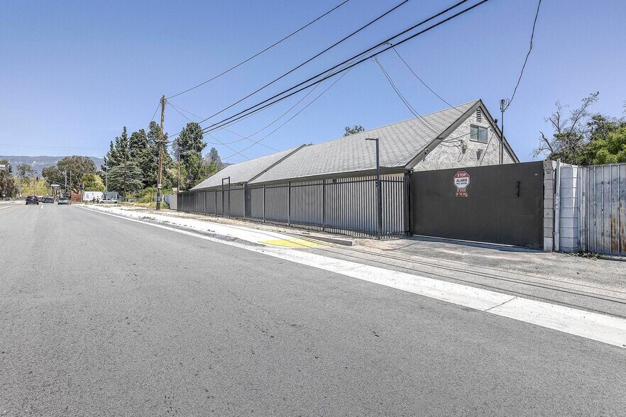 More Photos Of 6937 Perris Hill Park Rd, San Bernardino Industrial For Sale