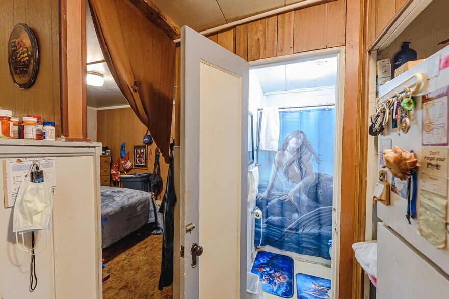 More Photos Of 562 Newmark St, Coos Bay Storefront For Sale