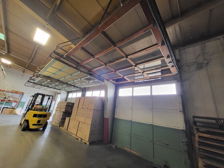 More Photos Of 516 Adele Ave, Joplin Distribution For Sale