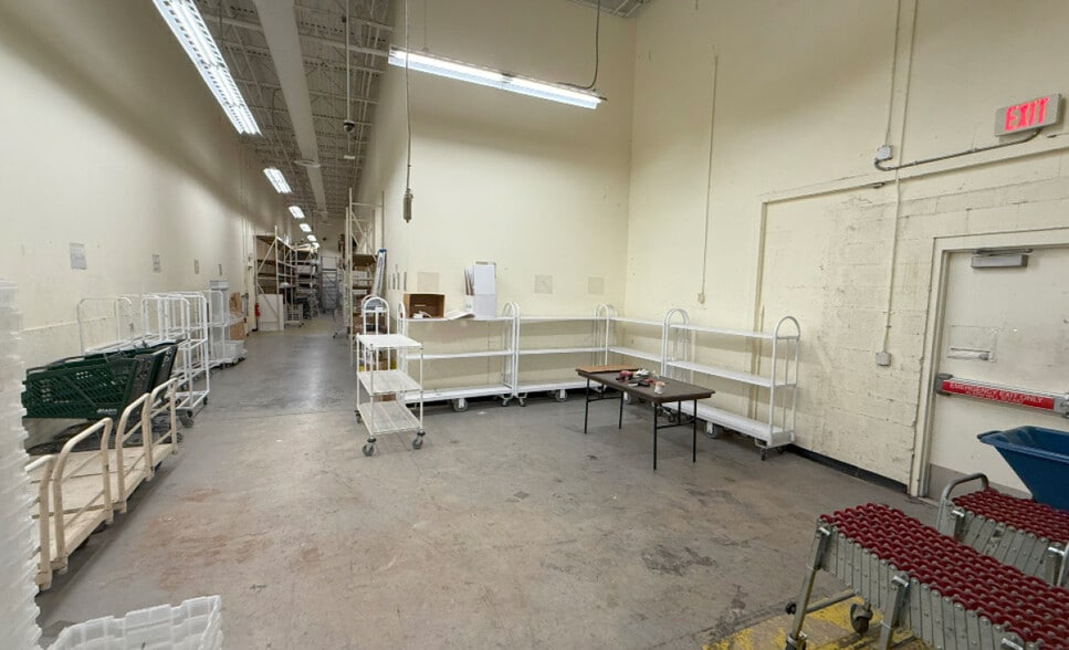 More Photos Of 3471-3631 NW Federal Hwy, Jensen Beach Storefront For Lease