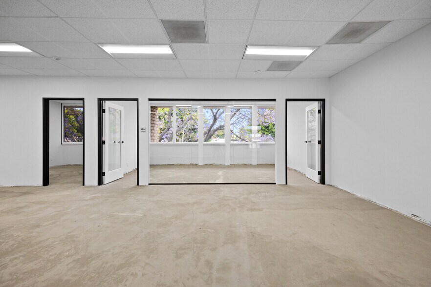 More Photos Of 250 El Camino Real, Tustin Office For Lease