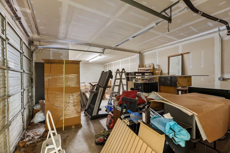 Primary Photo Of 40648 Hwy290 Business, Waller Office For Sale