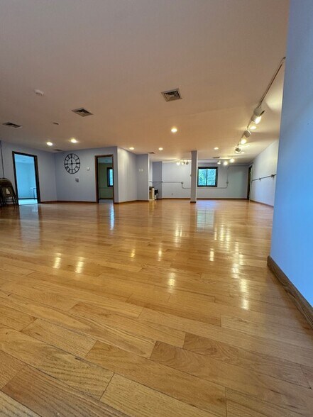 More Photos Of 8 Maple Dr, Monroe Warehouse For Lease