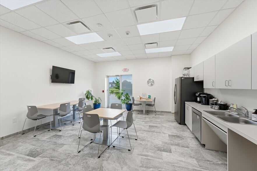 More Photos Of , Pearland Office For Sale