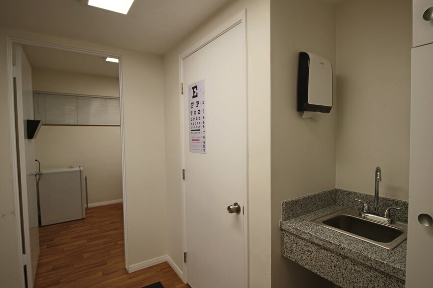 More Photos Of 4276 54th Pl, San Diego Medical For Lease