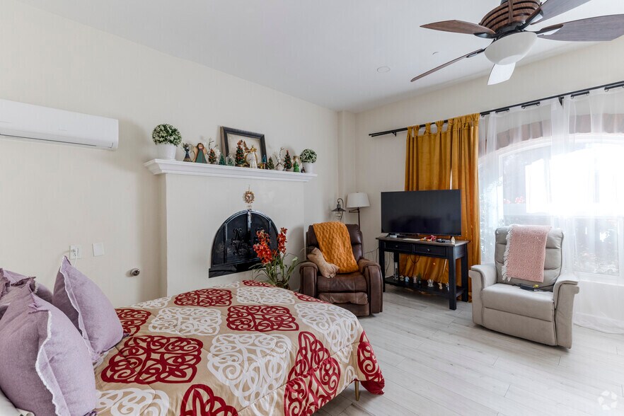 More Photos Of 6710 E Fanfol Dr, Paradise Valley Assisted Living For Sale