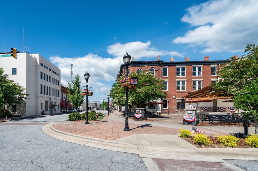 More Photos Of 812 West Ave, Lenoir Storefront Retail Office For Sale