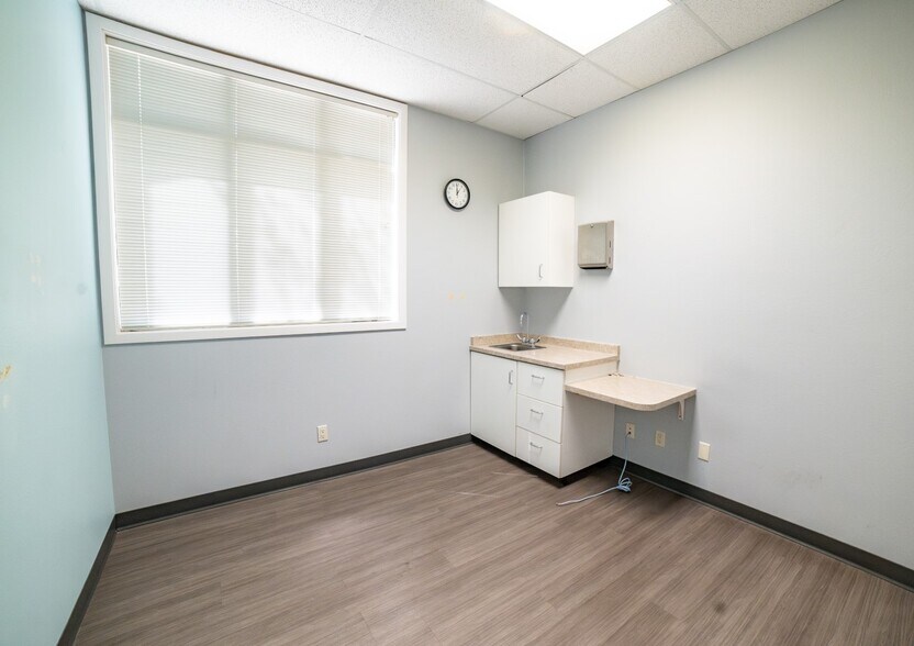 More Photos Of 2021 Battlecreek Dr, Fort Collins Medical For Sale