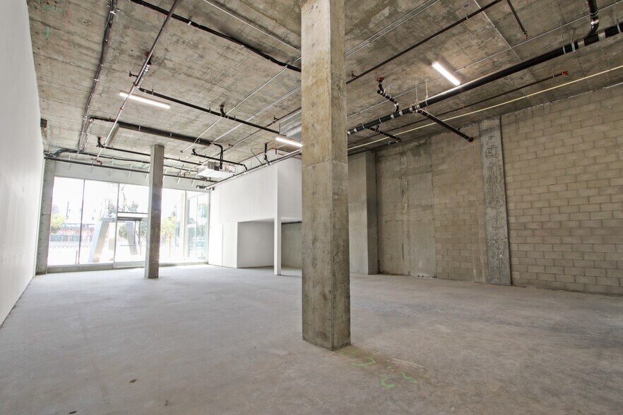 More Photos Of 1550 Lincoln Blvd, Santa Monica Apartments For Lease