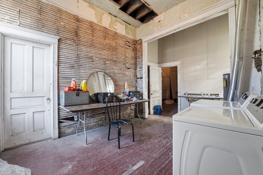 More Photos Of 1321 W 18th St, Chicago Apartments For Sale