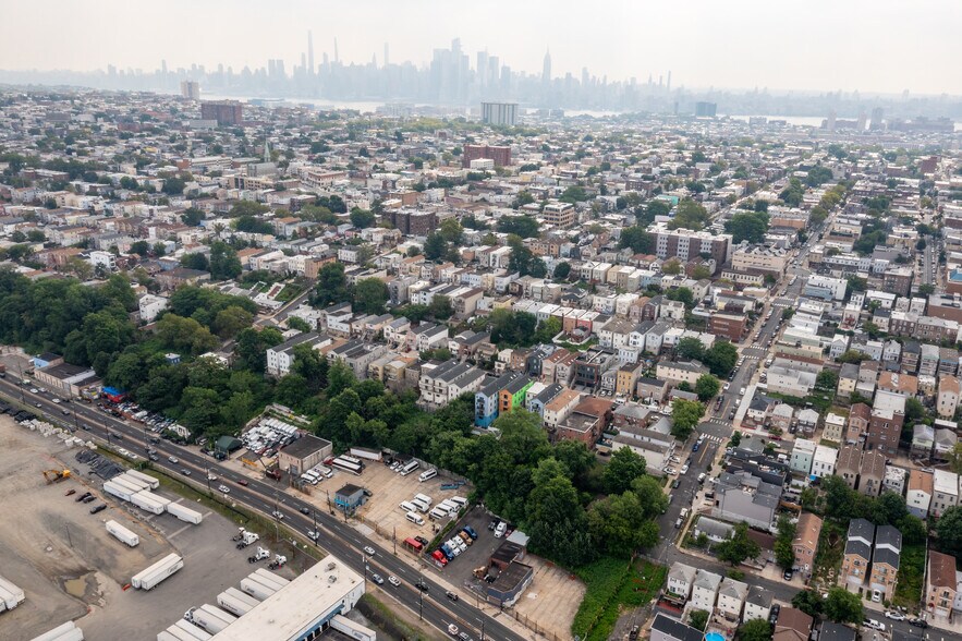 More Photos Of 598-614 Tonnelle Ave, Jersey City Land For Lease