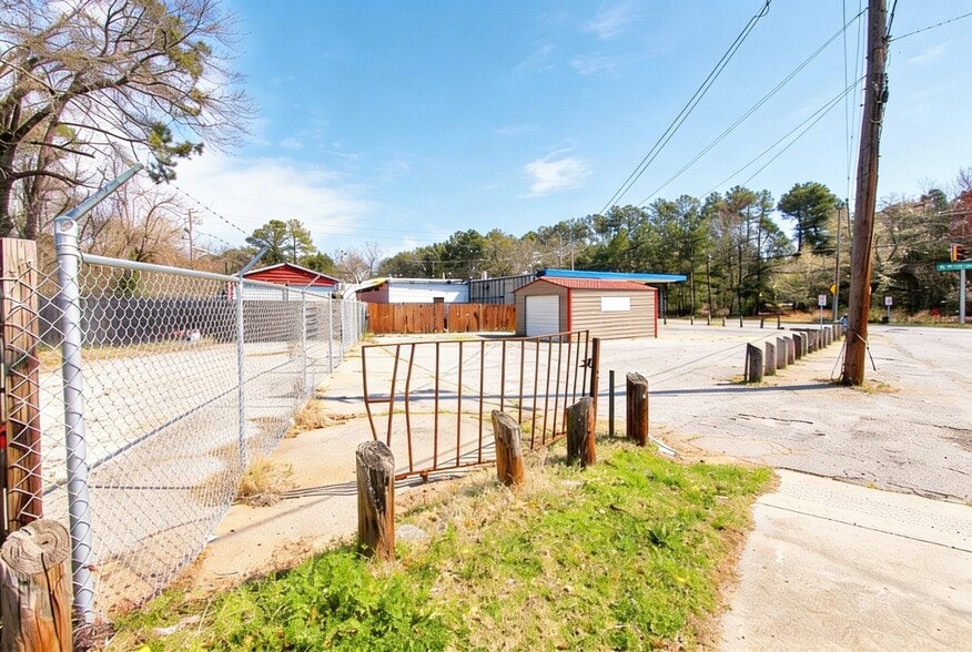 More Photos Of 3545 Roosevelt Hwy, Atlanta Auto Dealership For Sale