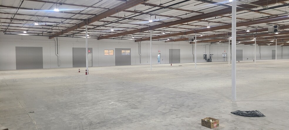 More Photos Of 8826 N 23rd Ave, Phoenix Warehouse For Sale