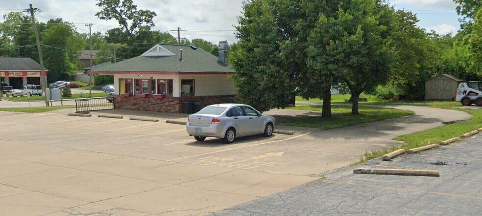 More Photos Of 449 S Church St, Saint Peters Restaurant For Sale