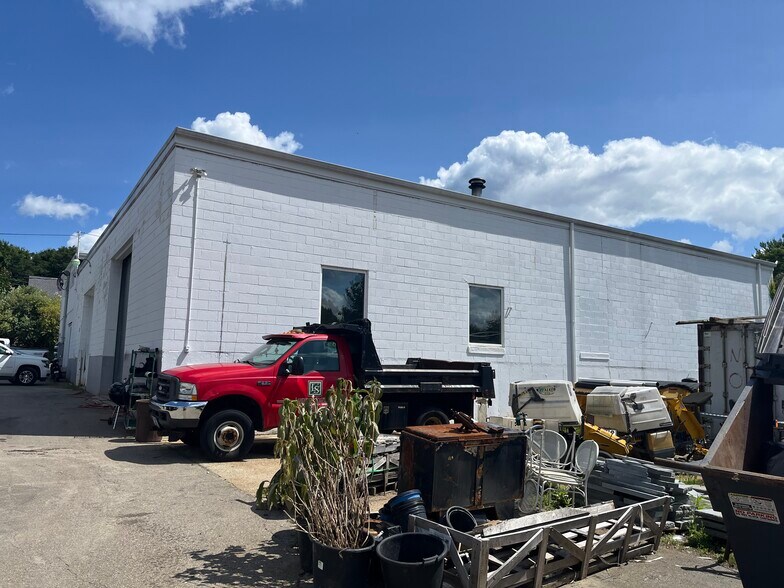 More Photos Of 9 Lambert Ave, Cumberland Industrial For Sale