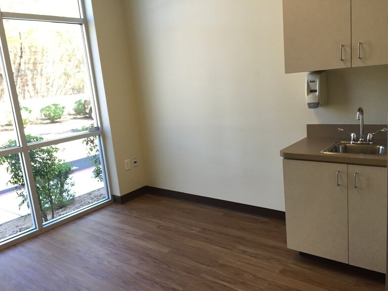 More Photos Of 6725 S Eastern Ave, Las Vegas Medical For Lease