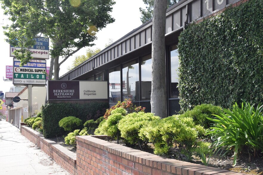 More Photos Of 16810 Ventura Blvd, Encino Loft Creative Space For Lease