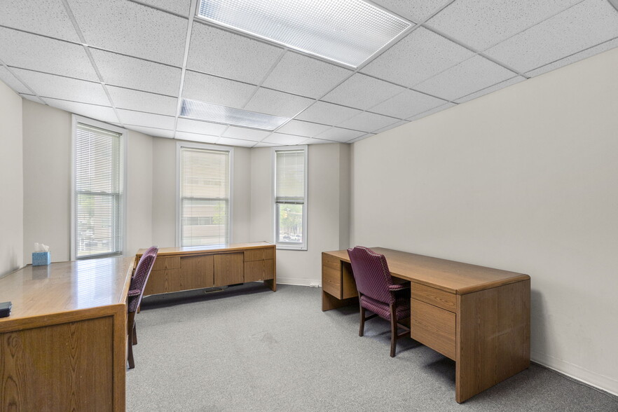 More Photos Of 300 Allegheny Ave, Towson Office For Sale