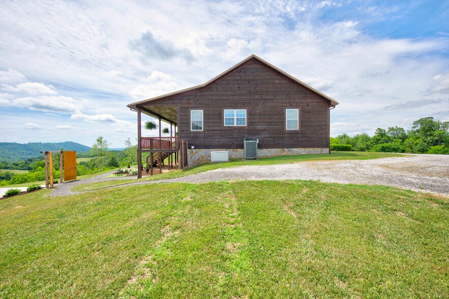 More Photos Of 639 Wagon Wheel Rd, Elk Creek Lodge Meeting Hall For Sale