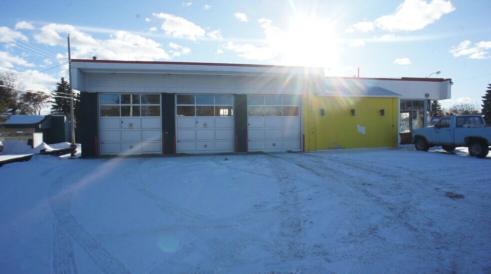 More Photos Of 9145 156 St NW, Edmonton Auto Repair For Sale