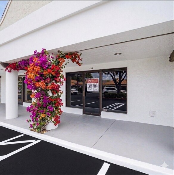 More Photos Of 4910 Tamiami Trl N, Naples Unknown For Lease
