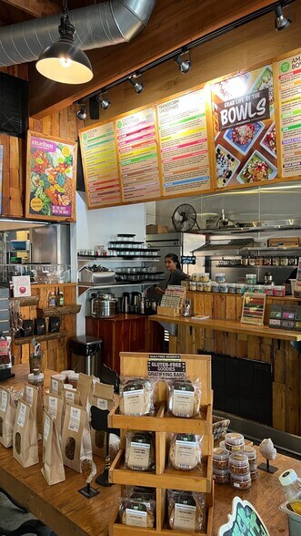 More Photos Of 8422-8428 W 3rd St, Los Angeles Restaurant For Lease