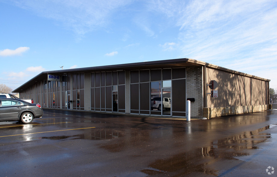 Primary Photo Of 4023-4039 S Center Rd, Burton Storefront Retail Office For Lease