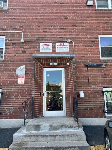 More Photos Of 256 S Marshall St, Hartford Apartments For Sale